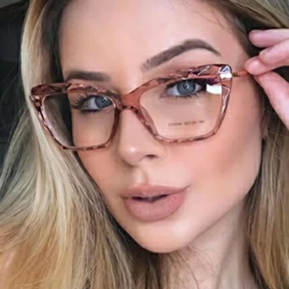 💞Pink Diamond Cut Glasses💞
